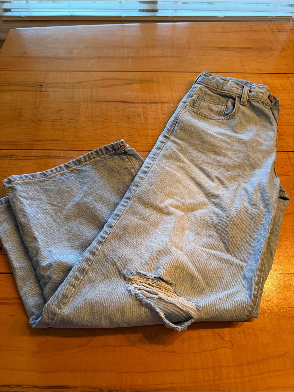 Art Class light wash ripped jeans size 10